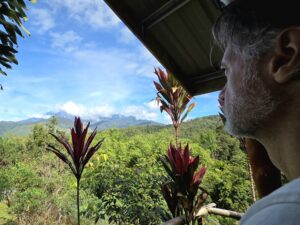 (Każdy powinien choć raz) zamieszkać w&nbsp;cieniu Kinabalu