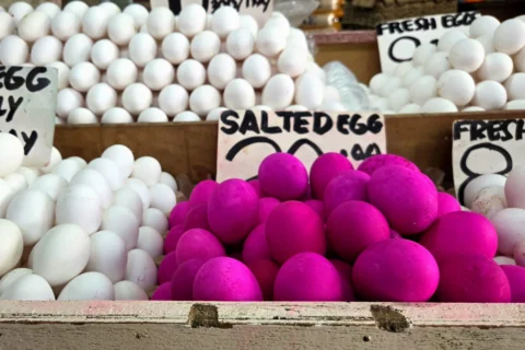 Różowe jajka z Filipin. Jak powstają i czym tak naprawdę są?